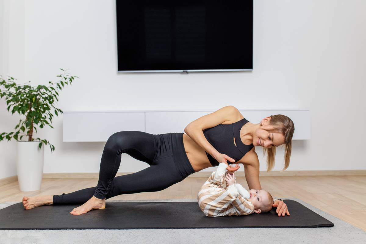 Postpartum Workout Schedule to Rebuild Strength & Recovery?