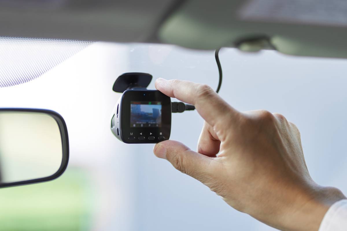 Are Dash Cams Worth It? Wireless & Parking Explained