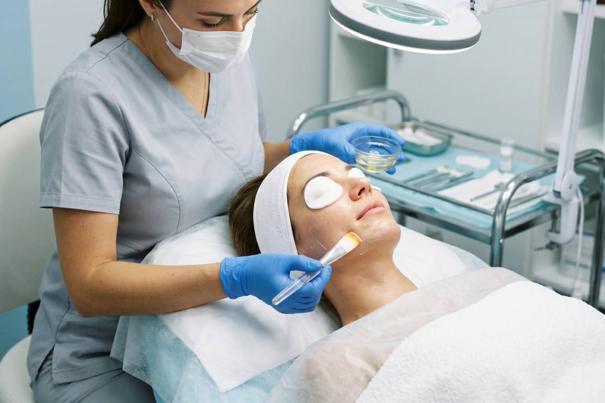 What Do Chemical Peels Do? The Real Science Behind Skin Peeling